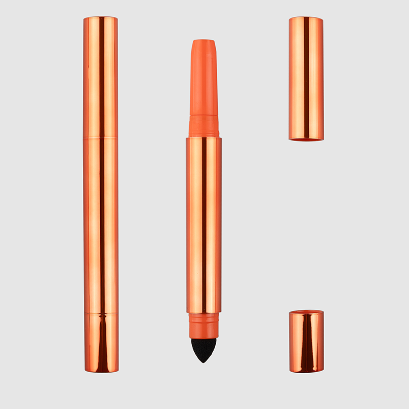 Lip ແລະ Eyeliner ກັບປາຍຟອງແລະການຫຸ້ມຫໍ່